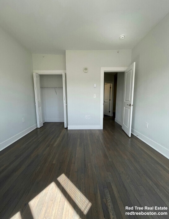 Building Photo - 81 Park Dr