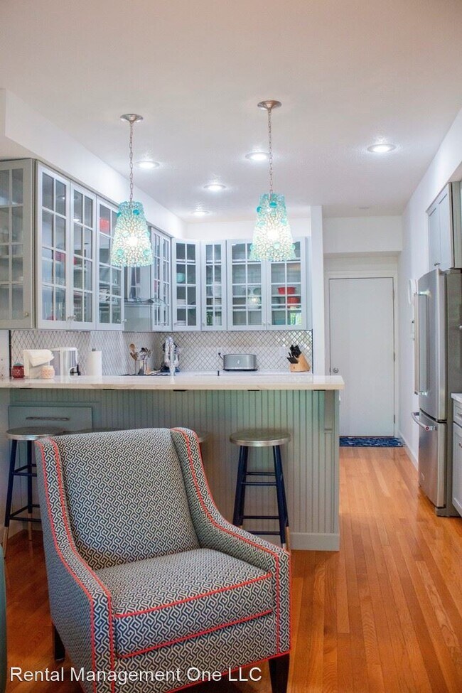 Building Photo - 3 br, 3.5 bath House - 213 Midtown Dr