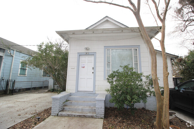 Building Photo - 7620 Freret St