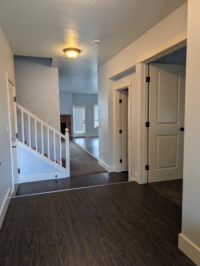 Foto del edificio - 11218 W Hazelwood Dr