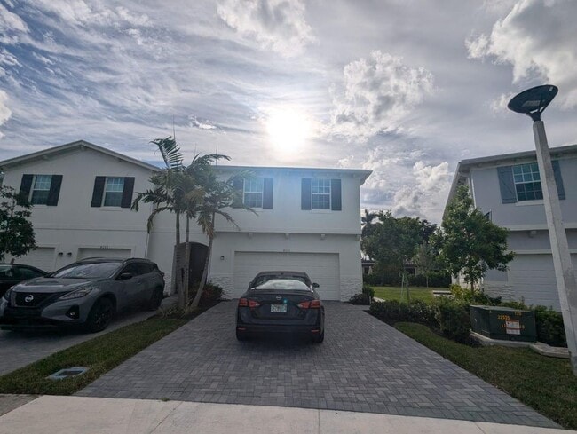 Foto del edificio - 4351 Pond Lily Ln
