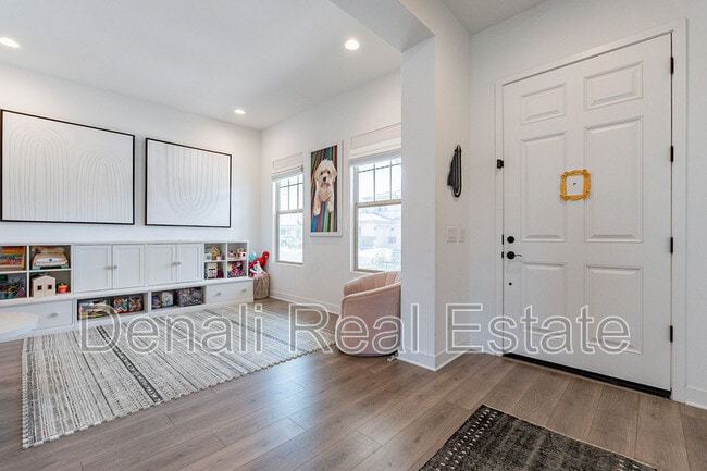 Building Photo - 21150 E Carriage Way