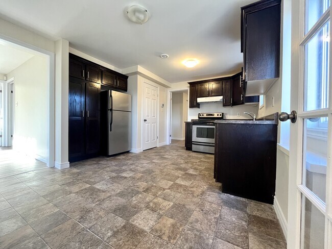 Photo du bâtiment - 67 Rotary Drive