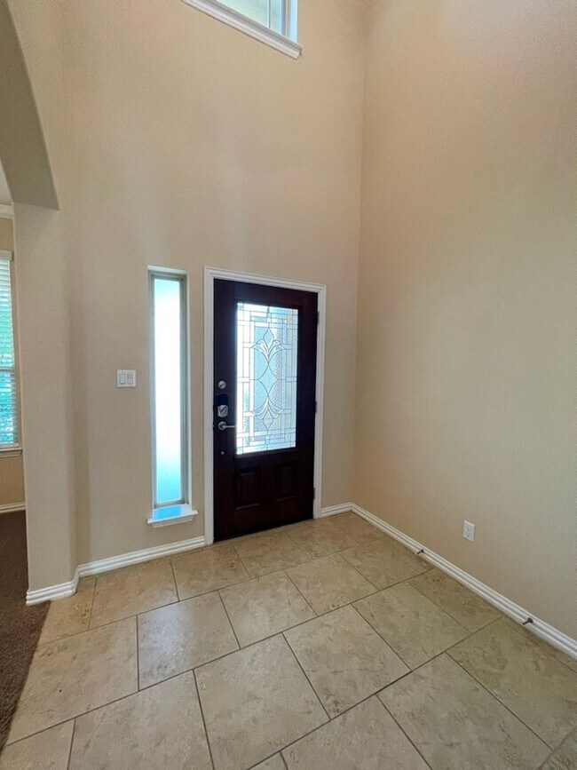 Foto del edificio - Stunning 4 bedroom, 2.5 bath home in Mayfi...