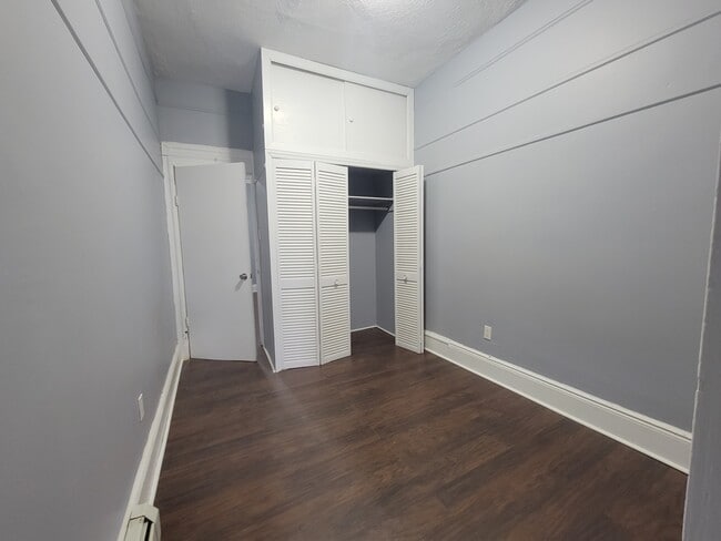 Building Photo - 312 28th St