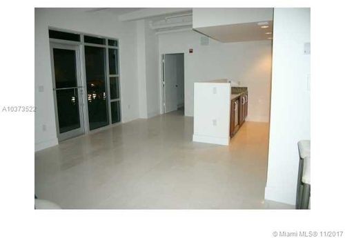 Building Photo - 7728 Collins Ave