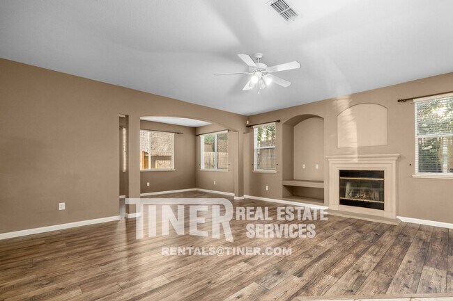 Foto del edificio - 6530 Aster Ct