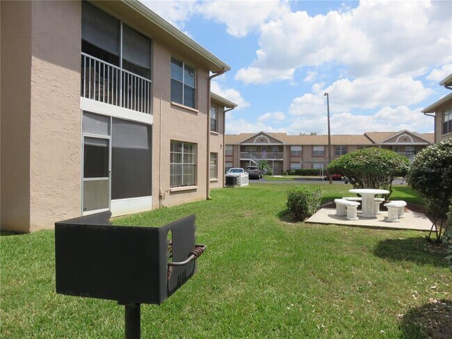 Foto del edificio - 4911 Sunnybrook Dr