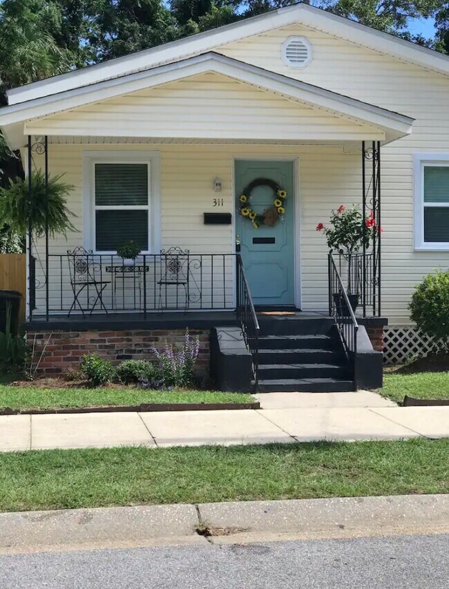 Foto del edificio - 311 E Strong St