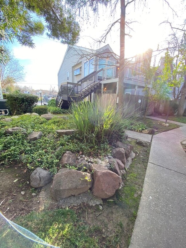 Bright Vaulted-Ceiling Condo in Gated Community • Pool • W/D Included • Move-In Ready - Bright Vaulted-Ceiling Condo in Gated Community • Pool • W/D Included • Move-In Ready