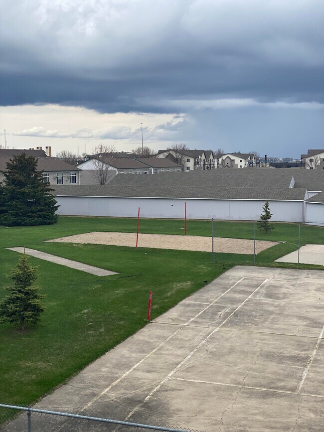 Dakota View Estates 1717 40th St S Fargo, ND