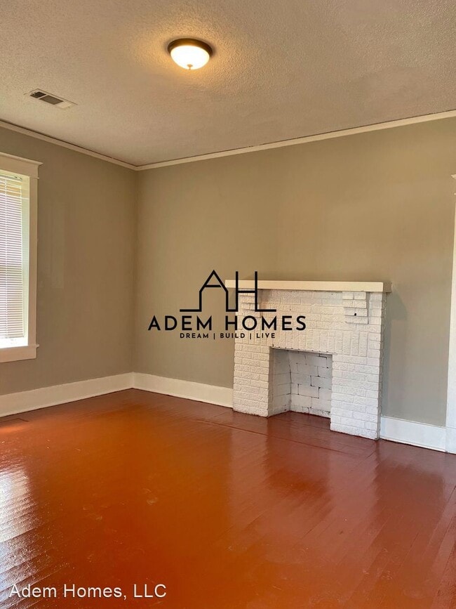 Building Photo - 2 br, 1 bath House - 649 Walnut St - 649 W...