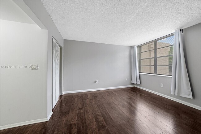 Building Photo - 9491 Evergreen Pl