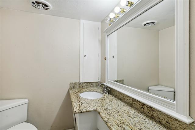 Foto del edificio - 2211 Tosca Ln