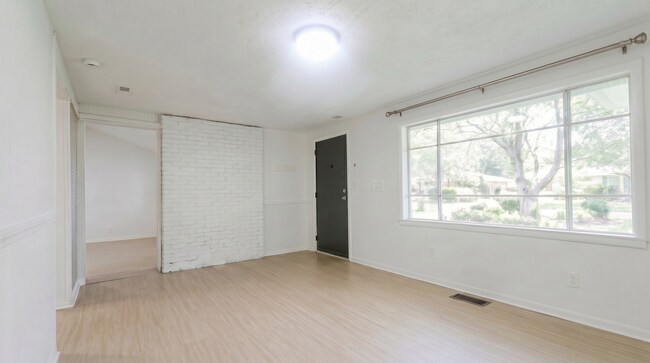 Foto del edificio - 3 bedroom 2 bathroom single family home | section 8 welcomed