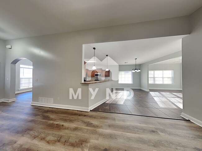 Building Photo - 809 Fairway Point Cv W