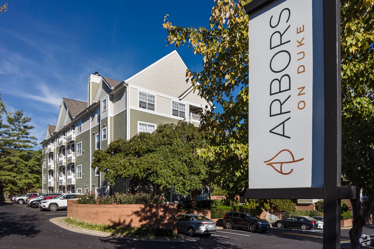 Primary Photo - Arbors on Duke