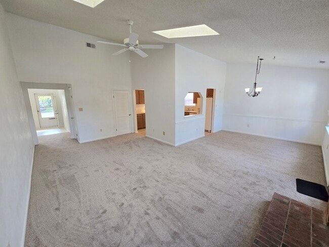 Building Photo - BEAUTIFUL 3-BED, 2-BATH HOME ON THE LAKE I...