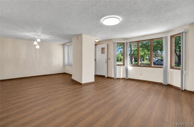 Foto del edificio - 1 Emsworth Ave