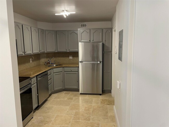 Foto del edificio - 124 NE 19th Ct