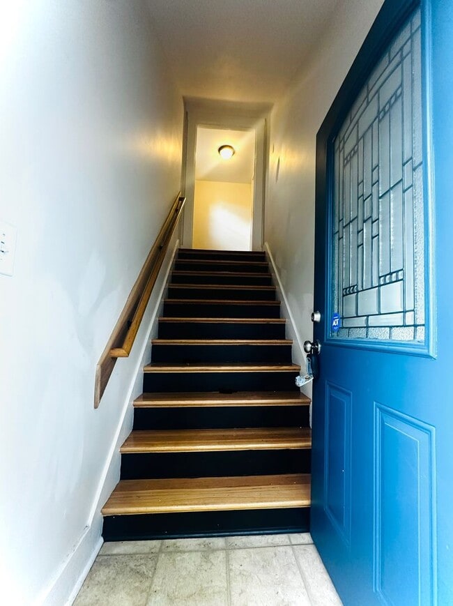 Building Photo - 1841-1843 Edgeland Ave