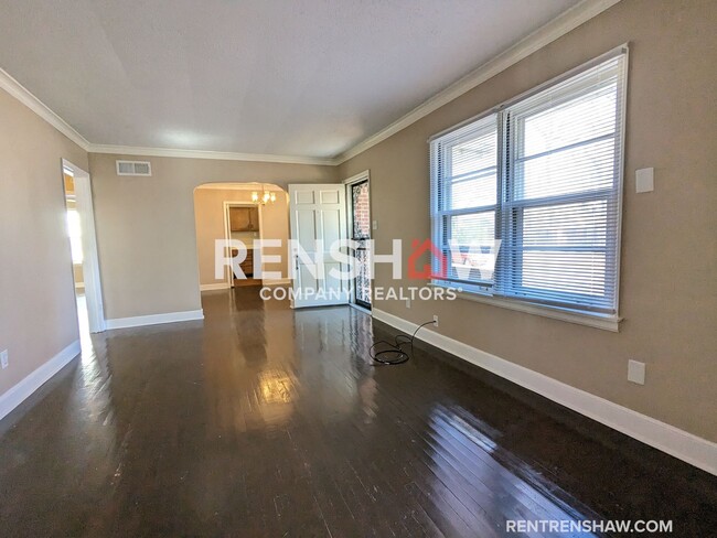 Building Photo - Classic 3/2 Berclair Area Home Now Availab...