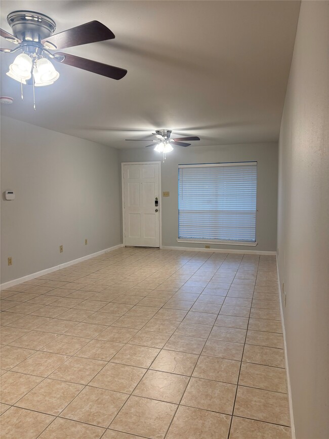 Building Photo - 14333 Memorial Dr