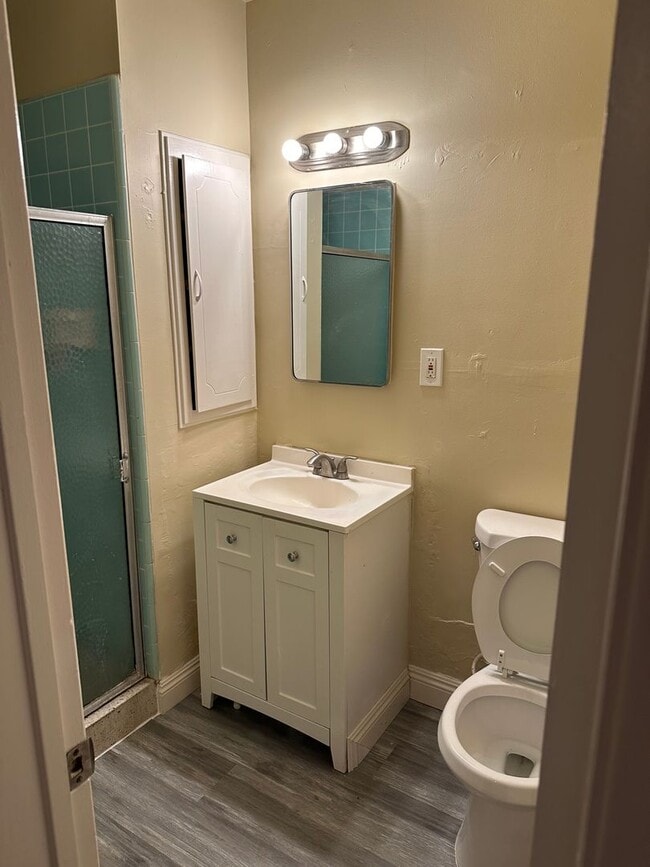 Foto del edificio - BARSTOW 3 bedroom 2 bath- 2 car garage HOME