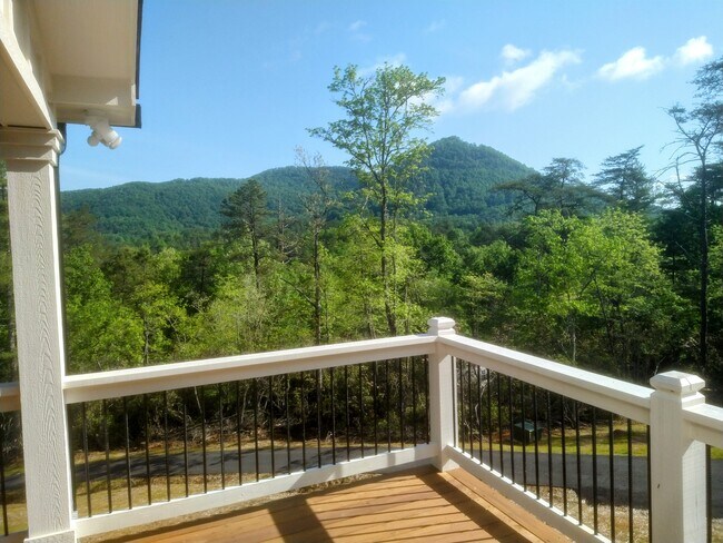 Foto del edificio - 63 Redwood Ln