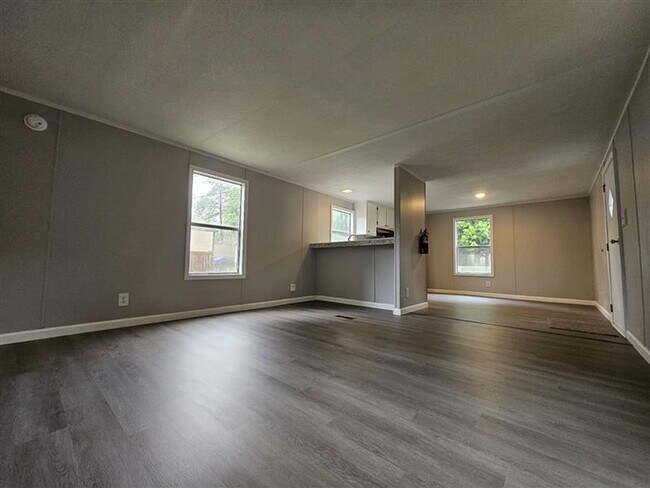 Foto del edificio - 2 Bedroom 1 Bathroom Manufactured Home For Rent!