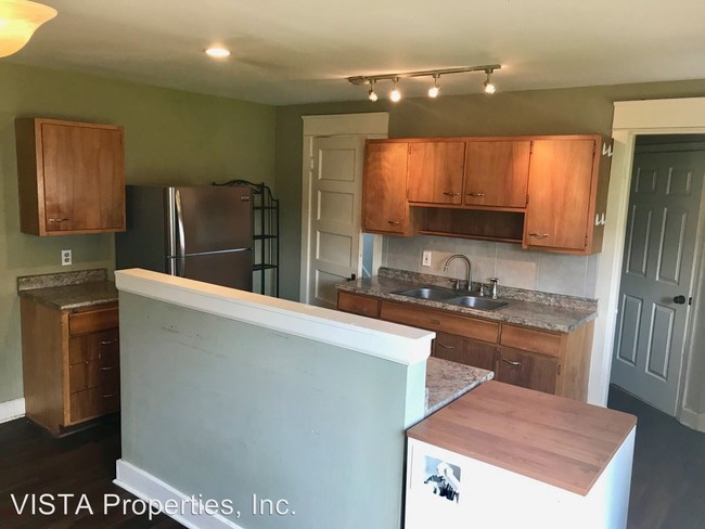 Building Photo - 2 br, 2 bath House - 1007 Sylvia St.