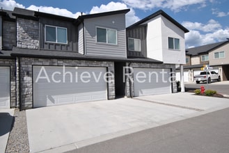 Building Photo - 419 W 25 N