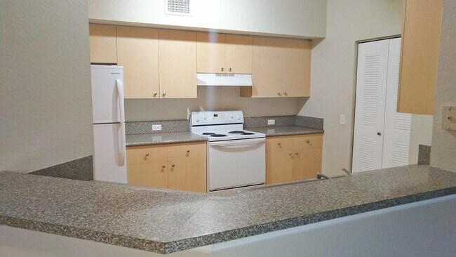Foto del edificio - 340 Crestwood Cir