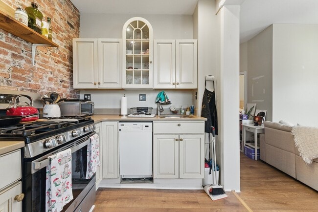 Photo - 60 Pleasant St Townhome