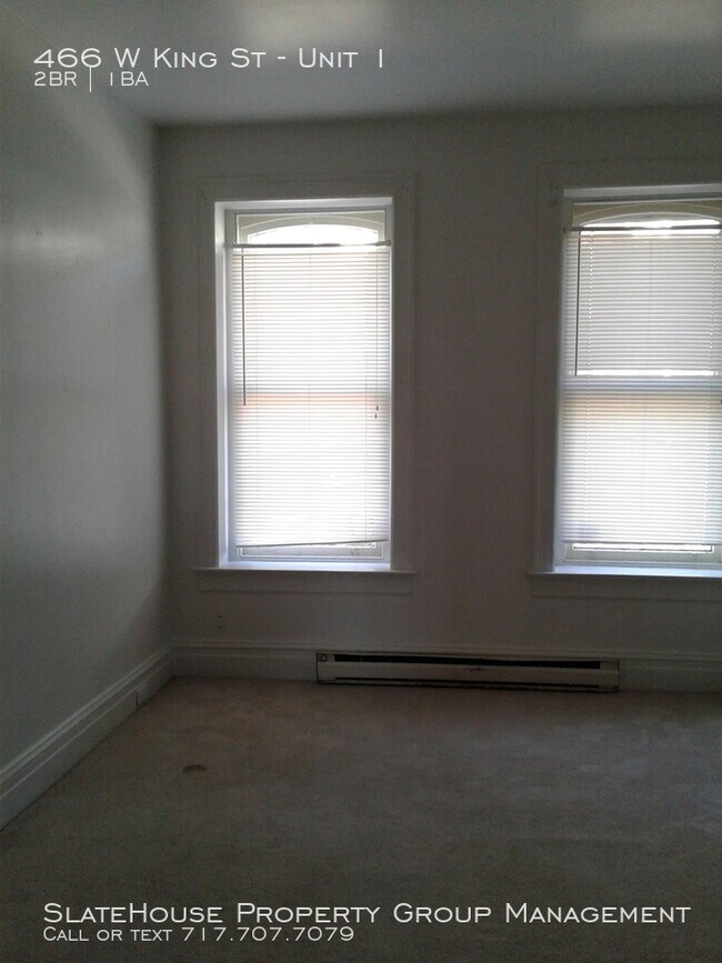 Foto del edificio - First floor two bedroom with yard!