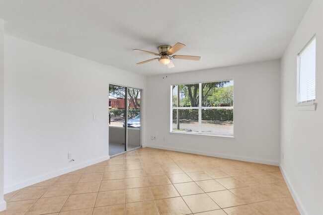 Foto del edificio - 1780 Palm Cove Blvd