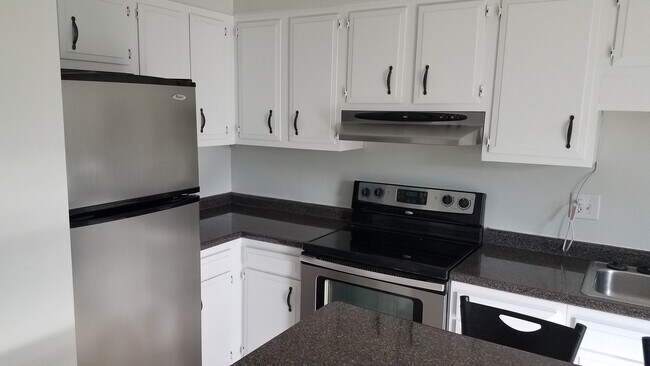 Building Photo - 605 Peach View Ln