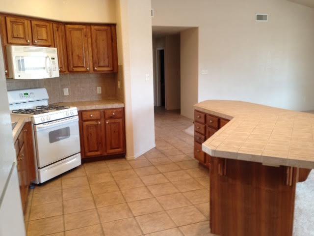 Building Photo - Very nice 3 bedroom Foothills home in Estr...