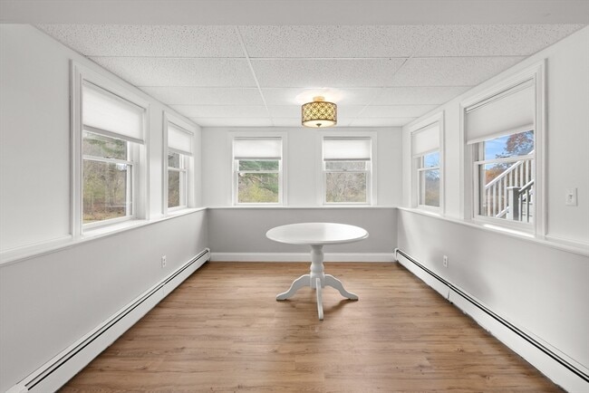 Building Photo - 10 Deer Hill Farm Rd