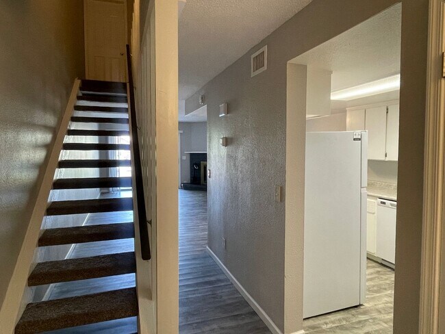 Foto del edificio - TOWNHOME - VILLAGE OF OAK CREEK - RED ROCK...