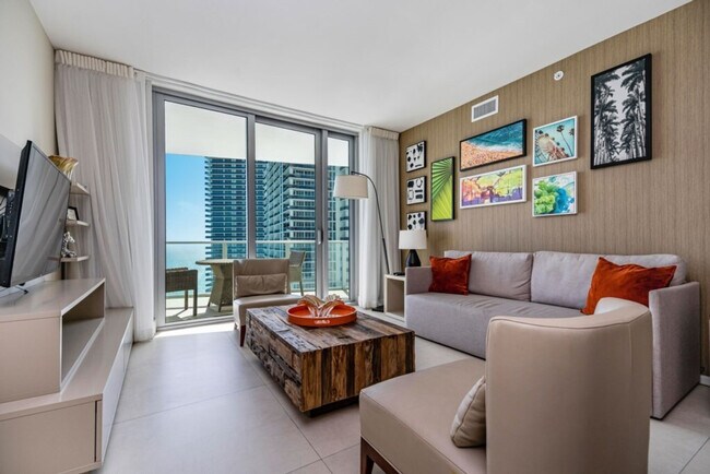 Building Photo - 4011 S Ocean Dr