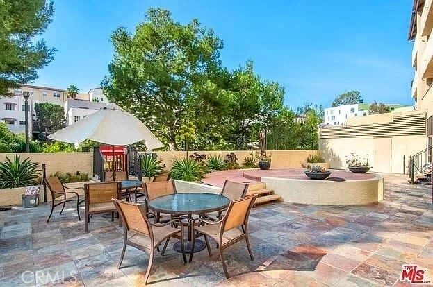 Foto del edificio - 10982 Roebling Ave