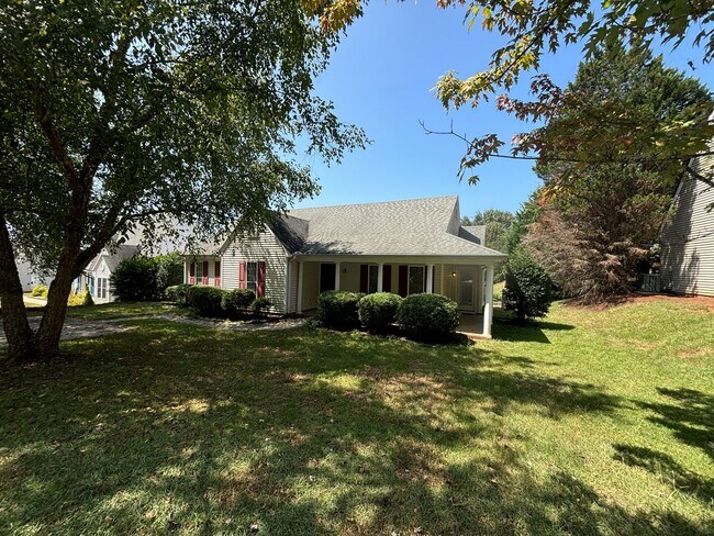 Foto del edificio - 3BR House with Community Pool