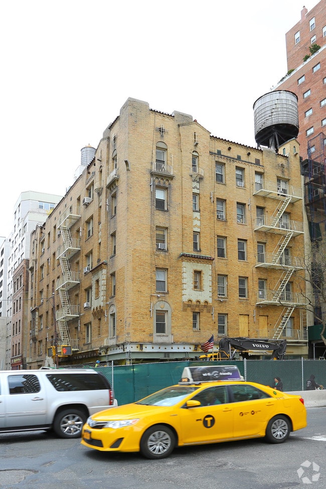 Building Photo - 1065 3rd Ave