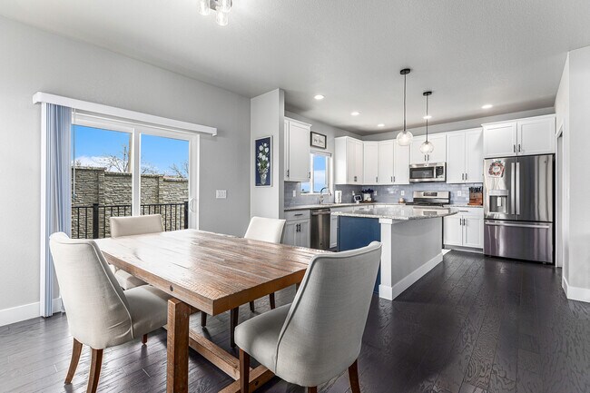 Foto del edificio - 5325 Sky Top Ln
