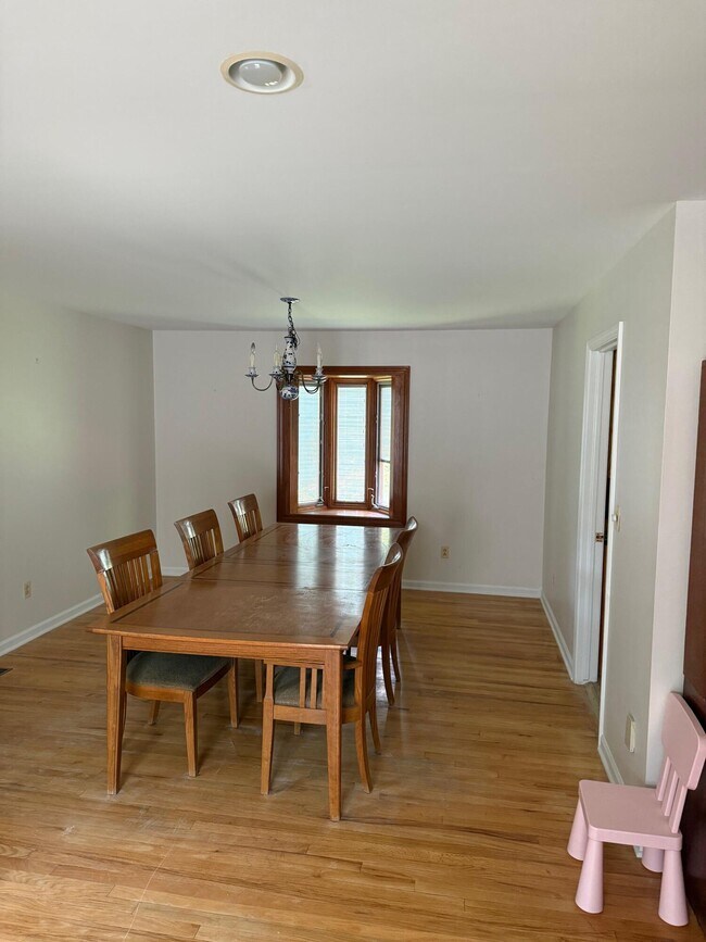 Foto del edificio - 3925 Waldenwood Dr