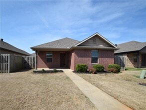 Building Photo - 710 SW Willowpoint Rd