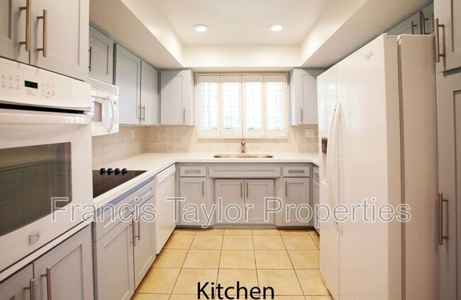 Building Photo - 3685 Vista Campana Vis N