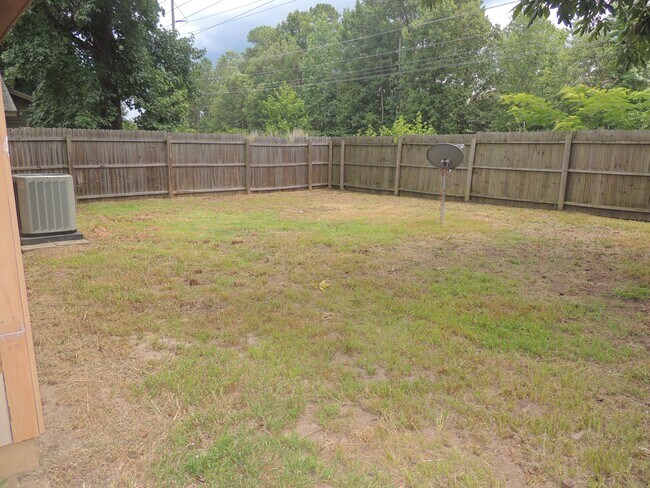 Foto del edificio - 6961 Candlewood Dr