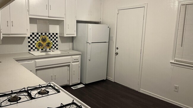 Photo - 3408 Woodside Dr House